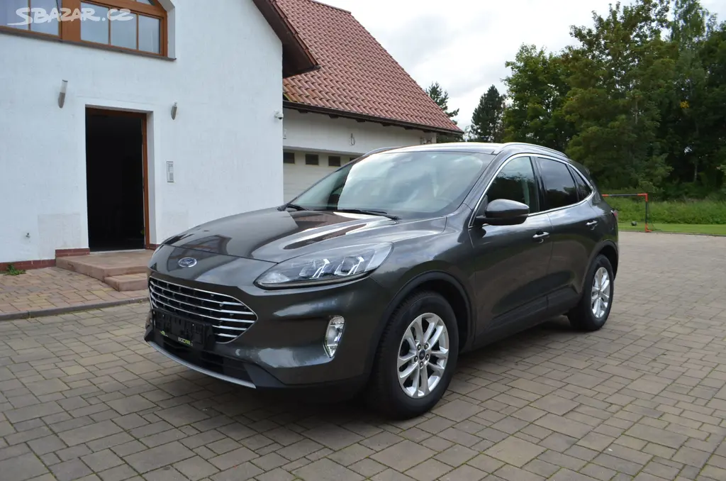 PRODÁM FORD KUGA TITANIUM 1.5TDCI 2021 AUT. NOVÝ M